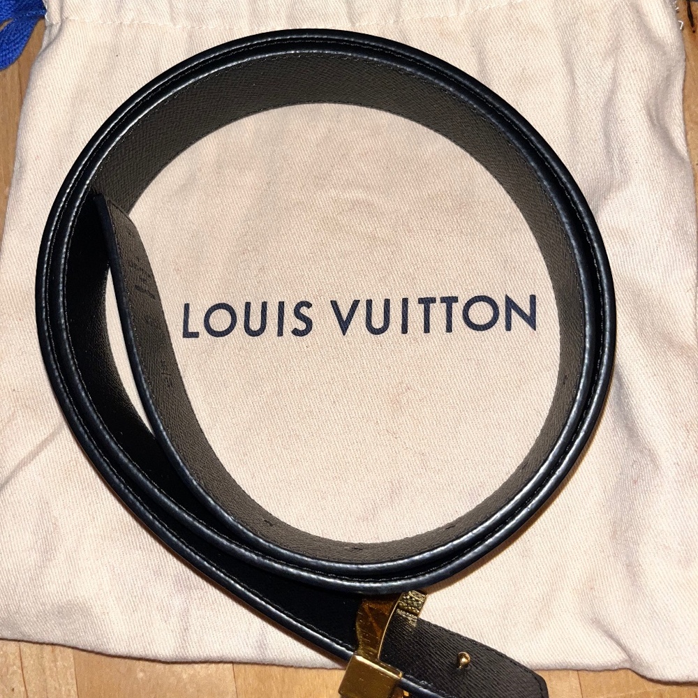 Louis Vuitton Monogram and Noir reversible belt (size 30) unisex